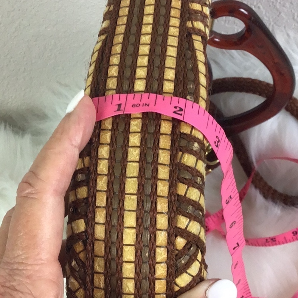 Vintage Brown Woven Crossbody Bag with Tortoiseshell Handle - Picture 9 of 12